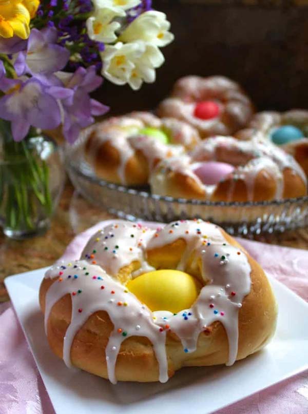 Individual Italian Easter Bread Rings #Easter #dinner #recipes #trendypins