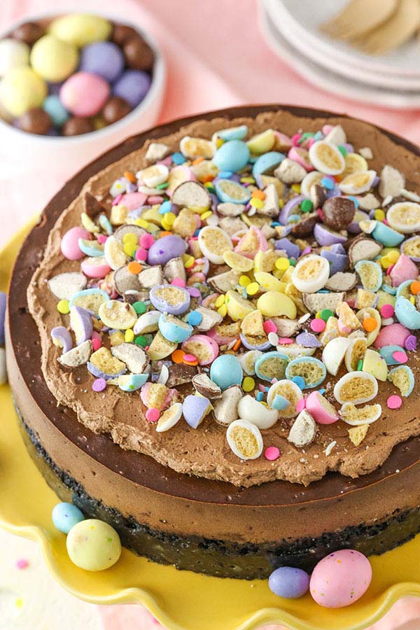 Malted Easter Egg Chocolate Cheesecake #Easter #cakes #recipes #trendypins