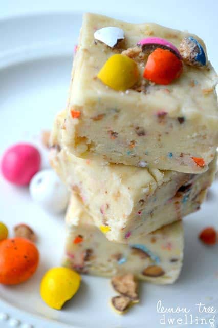 Malted Milk Fudge #Easter #desserts #recipes #trendypins