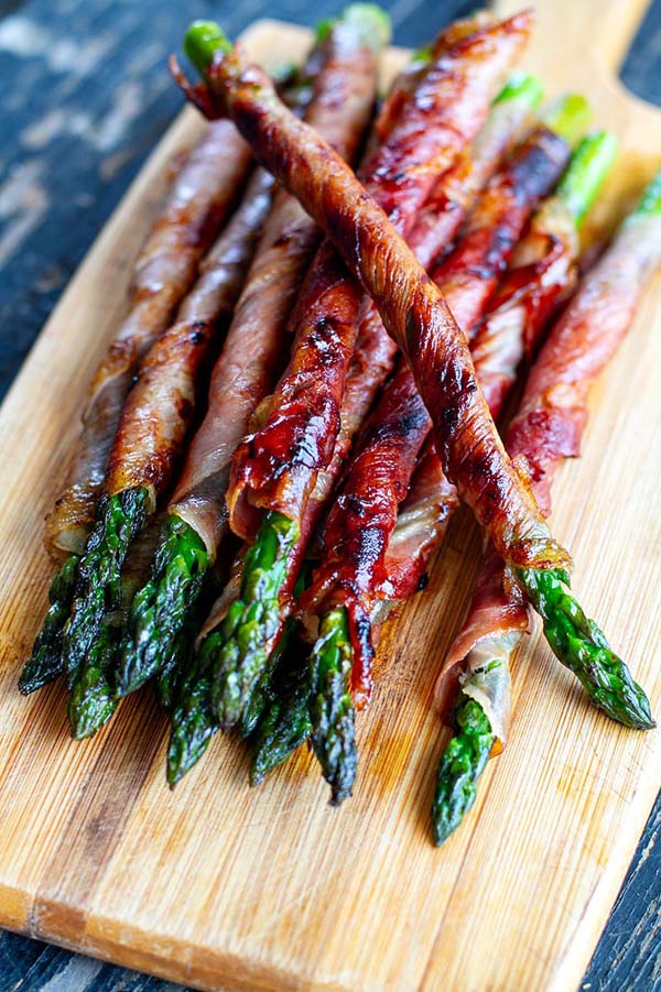 Prosciutto Wrapped Asparagus #Easter #dinner #recipes #trendypins