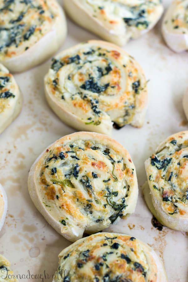 Spinach Dip Pinwheels #Easter #dinner #recipes #trendypins