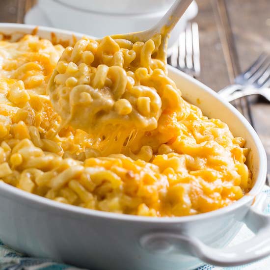 Super Creamy Mac and Cheese #Easter #dinner #recipes #trendypins