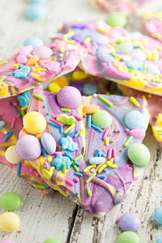 White Chocolate Easter Bark #Easter #desserts #recipes #trendypins