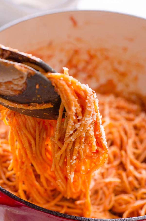 10 Minute Spaghetti With Tomato Sauce #meal #pantry #plan #trendypins