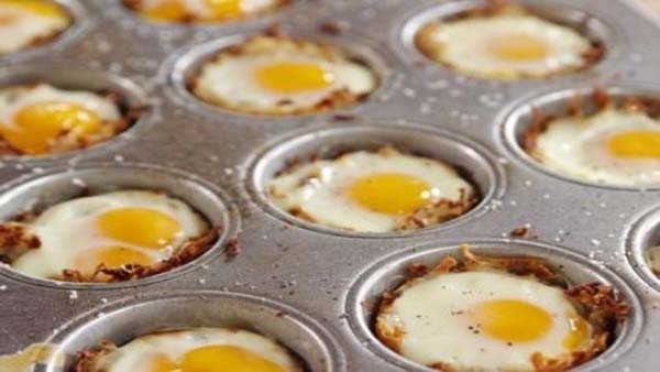 Baked Eggs in Hash Brown Cups #pantry #staple #recipes #trendypins
