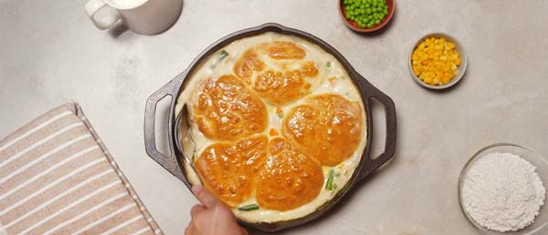 Easy Chicken Pot Pie #meal #pantry #plan #trendypins