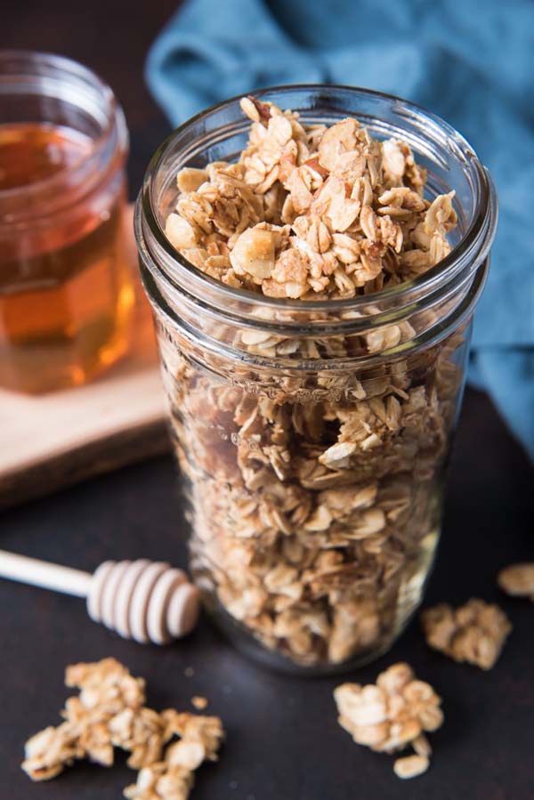 Easy Homemade Granola #meal #pantry #plan #trendypins