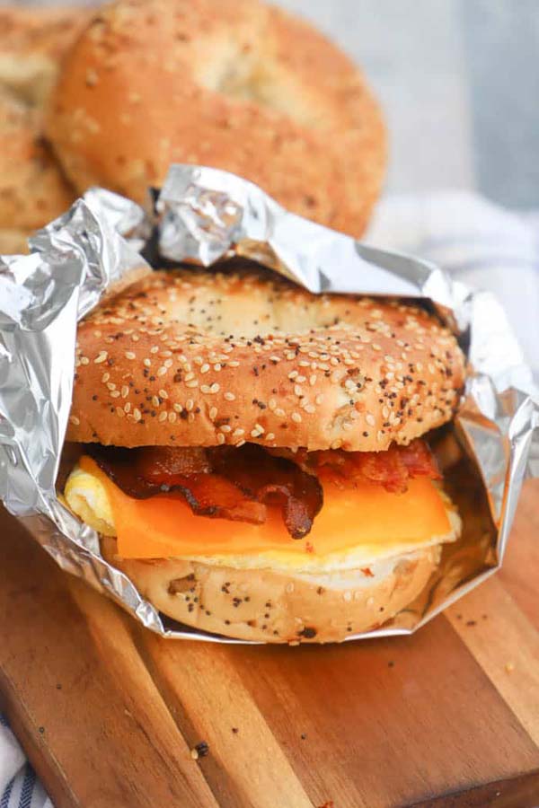 Freezer Bagel Breakfast Sandwiches #meal #freezer #recipes #trendypins