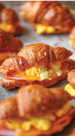 Freezer Croissant Breakfast Sandwiches #meal #freezer #recipes #trendypins