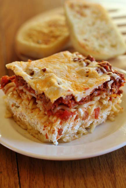 Million Dollar Spaghetti Casserole #meal #freezer #recipes #trendypins