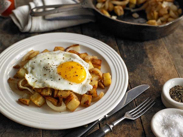 Potato Hash With a Fried Egg #pantry #staple #recipes #trendypins