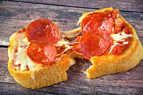 Texas Toast Garlic Bread Pizzas #meal #pantry #plan #trendypins