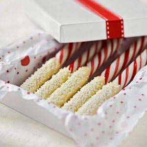 Chocolate Dipped Peppermint Sticks #Christmas #food #gifts #trendypins