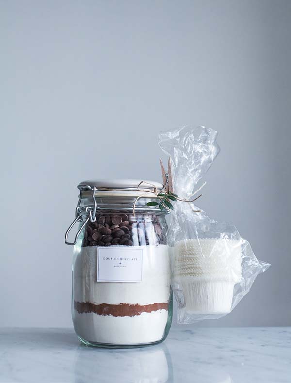 Chocolate Muffins in a Jar #Christmas #food #gifts #trendypins