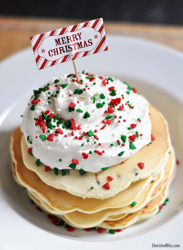 Christmas Chocolate Chip Pancake #Christmas #breakfast #recipes #trendypins