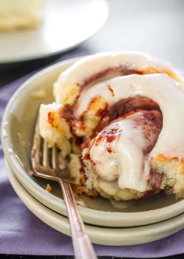 Cinnabons Cinnamon Rolls #Christmas #breakfast #recipes #trendypins