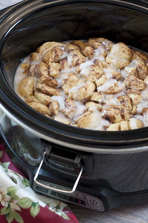 Crock Pot Cinnamon Roll Casserole #Christmas #breakfast #food #trendypins