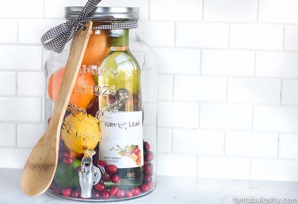 DIY Sangria Gift Idea #Christmas #food #gifts #trendypins