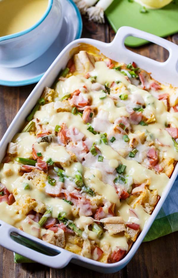 Eggs Benedict Casserole #Christmas #breakfast #casserole #trendypins