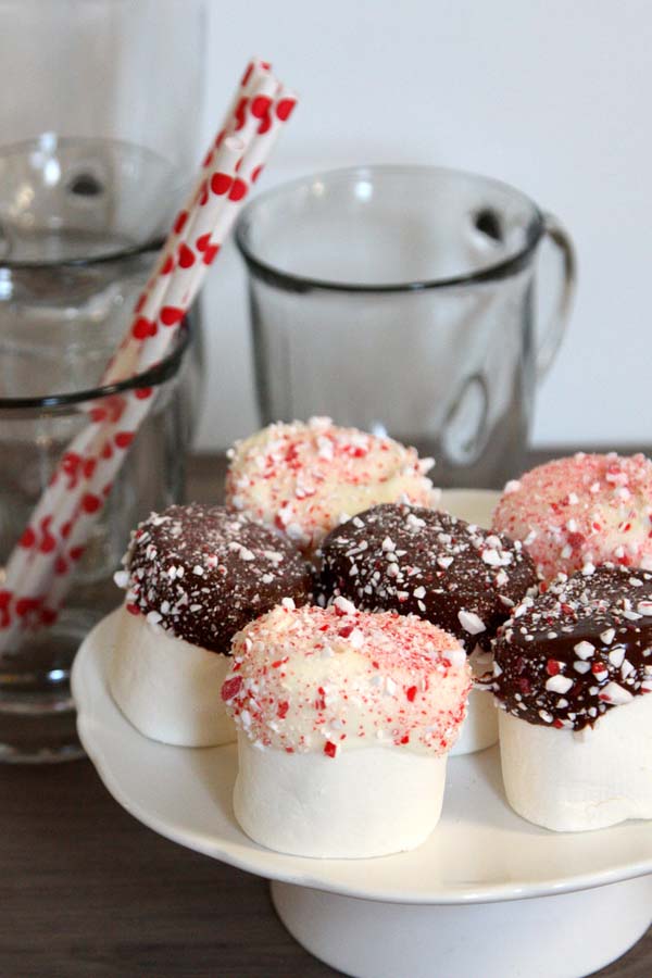 Giant Chocolate Dipped Marshmallows #Christmas #food #gifts #trendypins