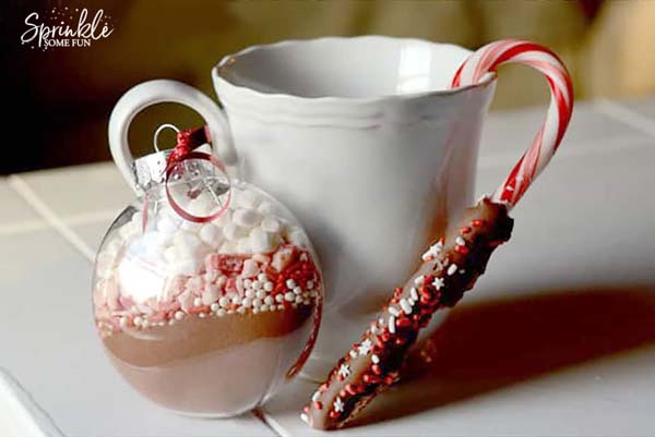 Hot Cocoa Mix Ornaments #Christmas #food #gifts #trendypins