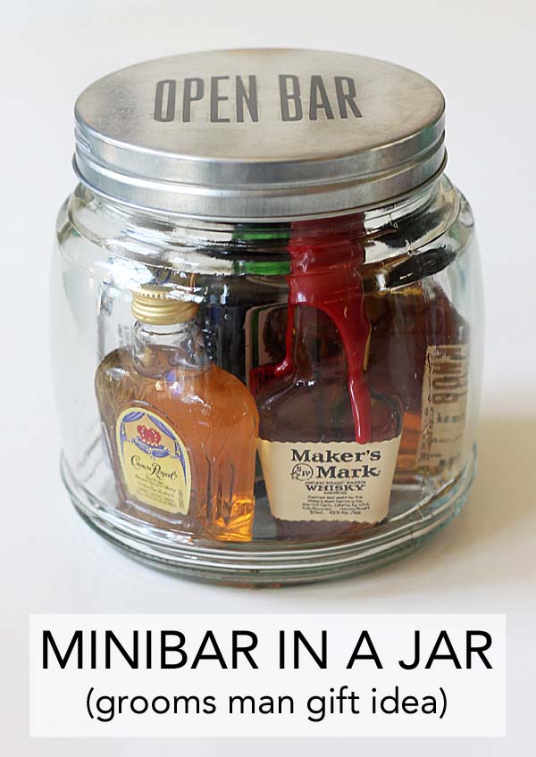 Mini Bar in a Jar #Christmas #food #gifts #trendypins