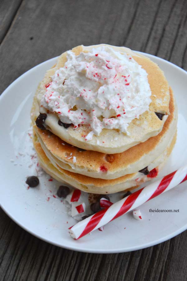 Peppermint Chocolate Chip Pancakes #Christmas #breakfast #recipes #trendypins