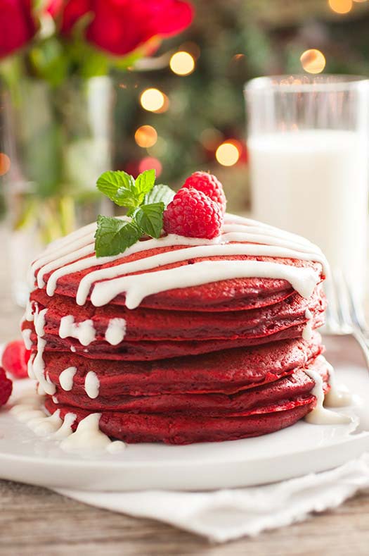 Red Velvet Pancakes with Cream Cheese Glaze #Christmas #breakfast #recipes #trendypins