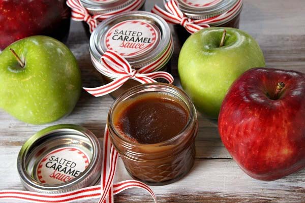 Salted Caramel Sauce in a Jar #Christmas #food #gifts #trendypins