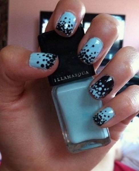 Black and Blue Polka Dots Nail Art #polkadotnails #trendypins