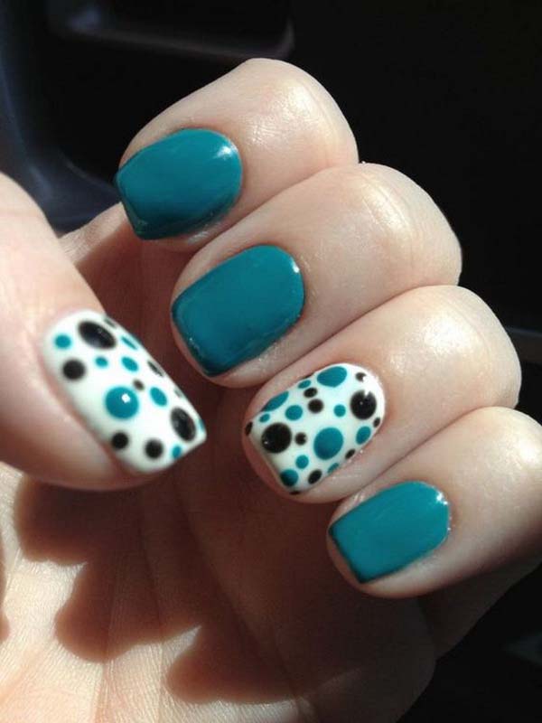 6. Blue and Black Polka Dots Summer Nail #polkadotnails #trendypins