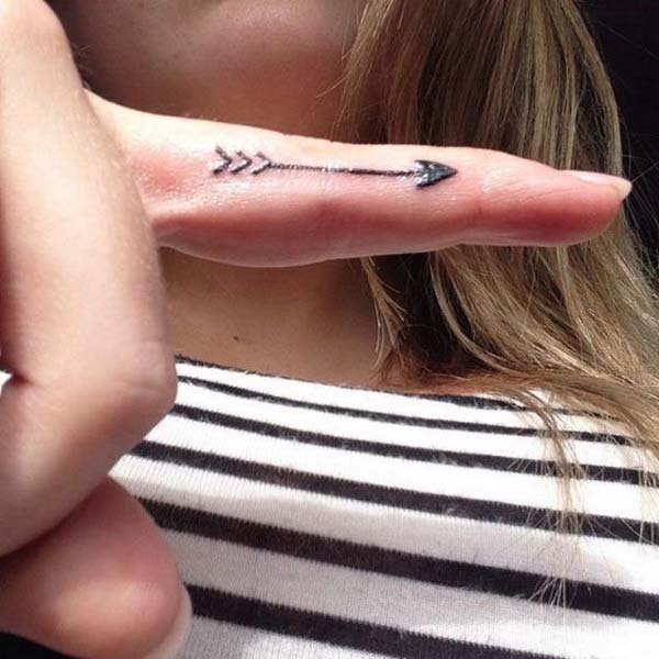 Minimalist Black Arrow Finger Tattoo #tattoofinger #trendypins