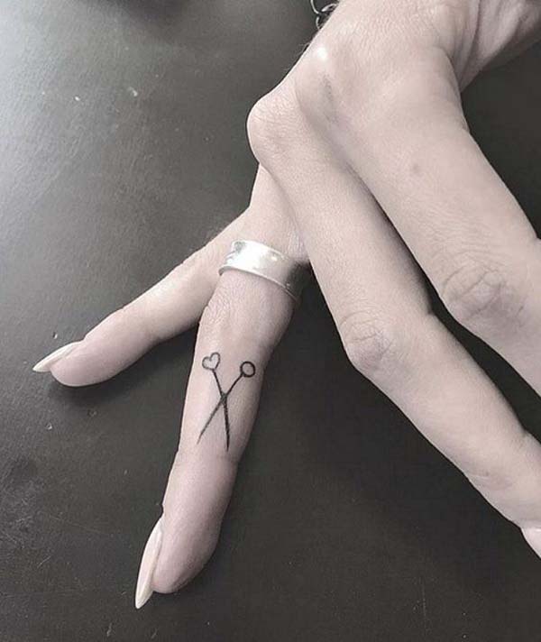 Minimalist Scissor Tattoo on Finger #tattoofinger #trendypins