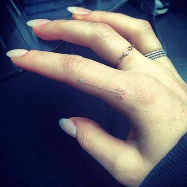 White Ink Finger Arrow Tattoo #tattoofinger #trendypins