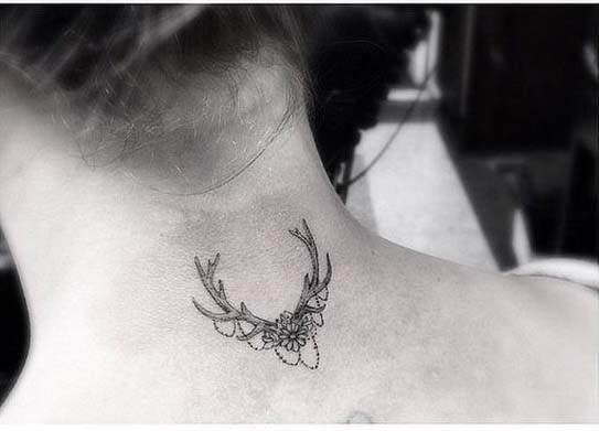 10.Branches and Flowers Tattoo on Back of Neck #tattoos #necktattoos #trendypins