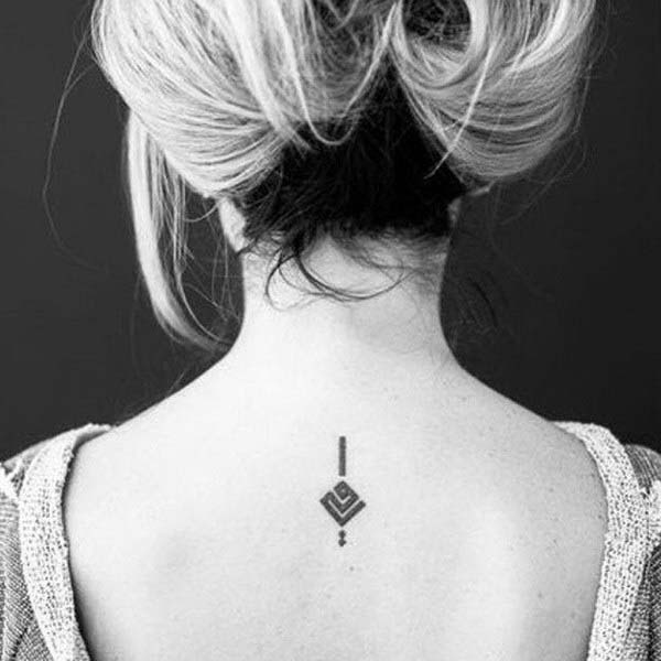 40.Pretty Geometric Tattoo on Back of Neck #tattoos #necktattoos #trendypins