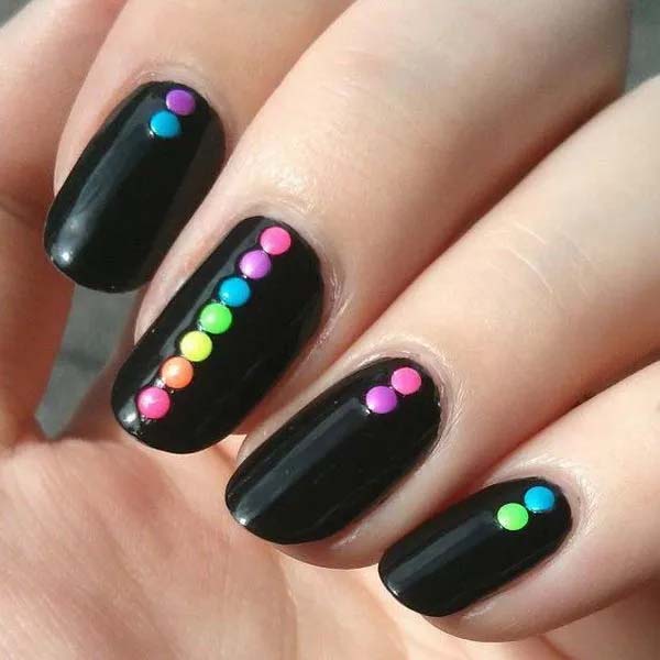 17. Black Nails With Neon Dots On Top #blacknails #beauty #trendypins