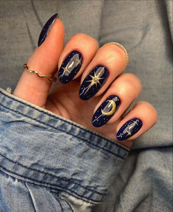 16. Black Nail Background With Gold Stars And Moon #blacknails #beauty #trendypins