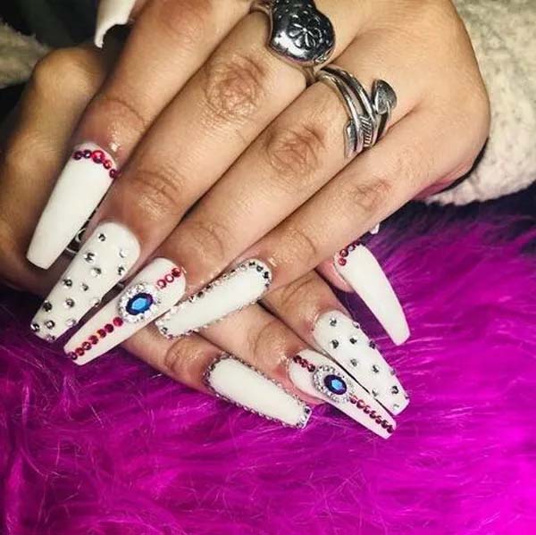 Coffin White Nails with Art Rhinestones Design #coffinnails #whitenails #trendypins