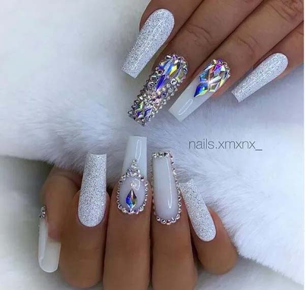 Coffin White Nails with Queens Jewels #coffinnails #whitenails #trendypins