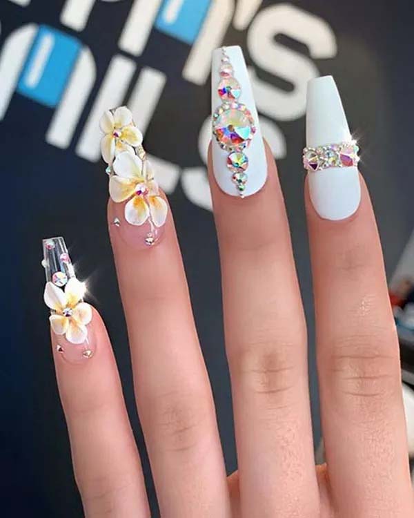 Floral Coffin White Nails #coffinnails #whitenails #trendypins