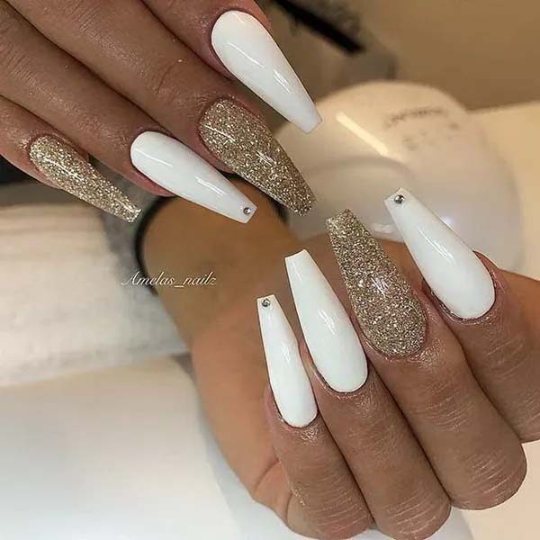 Glitter Gold Coffin White Nails #coffinnails #whitenails #trendypins