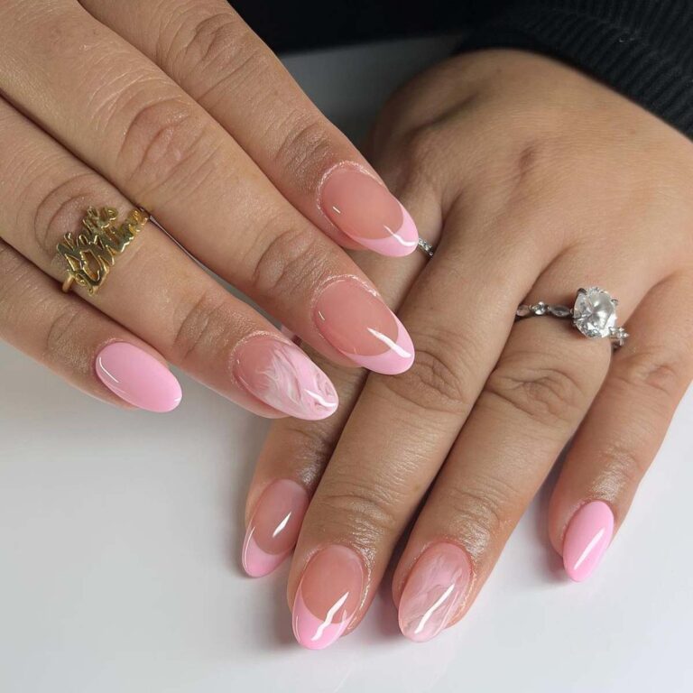 25 Stunning Short Almond Nail Designs to Inspire Your Next Manicure