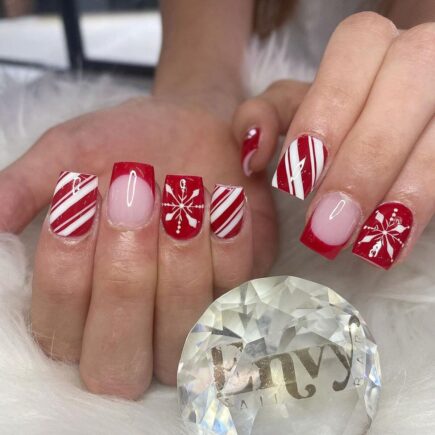 27 Chic Square Christmas Nails to Impress at Every Party