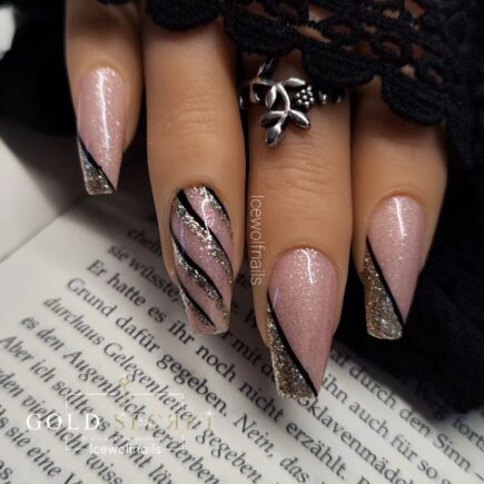 28 Glamorous New Year's Nail Ideas to Sparkle into the Next Year