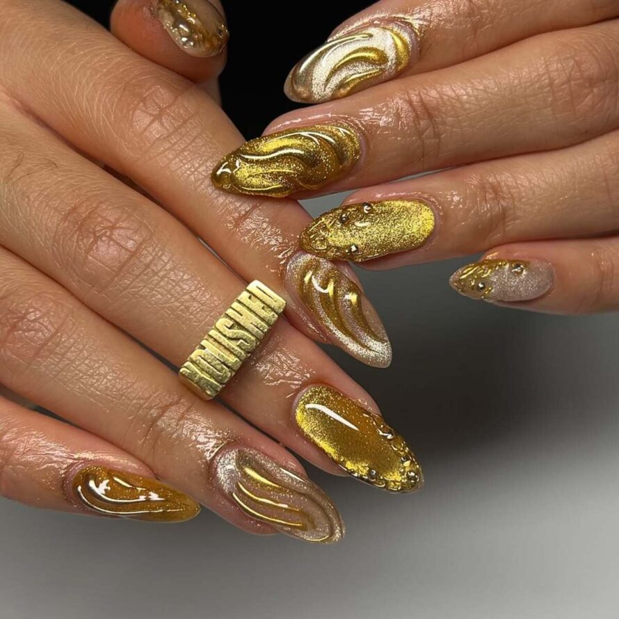 28 Stunning Gold Nail Design Ideas for a Luxurious Look