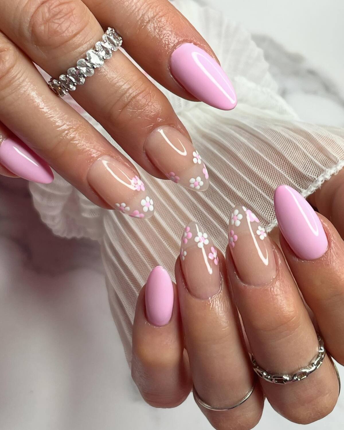 12. Classic Pink Elegance with Daisy Sprinkles