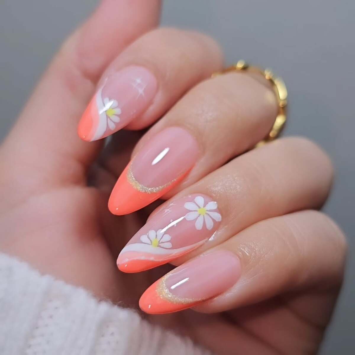 22. Sunset Orange Daisy French Tips