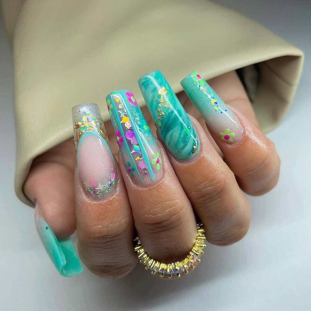 2. Ocean-Inspired Turquoise Glam