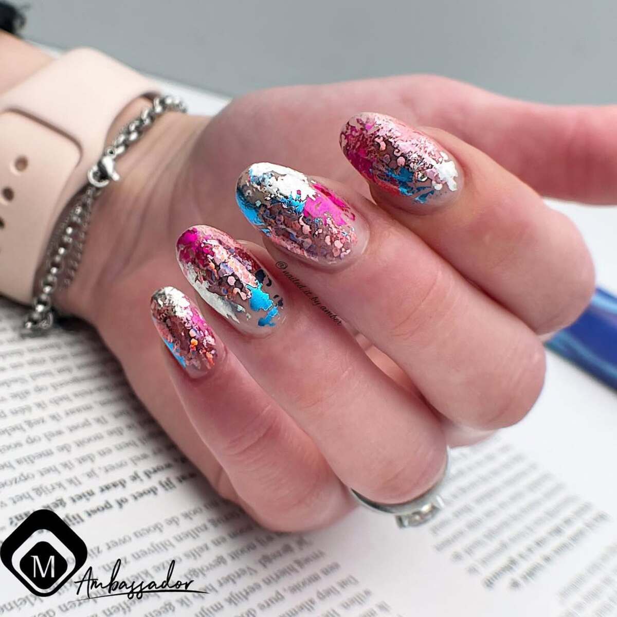 9. Modern Chic with Chunky Foil Details